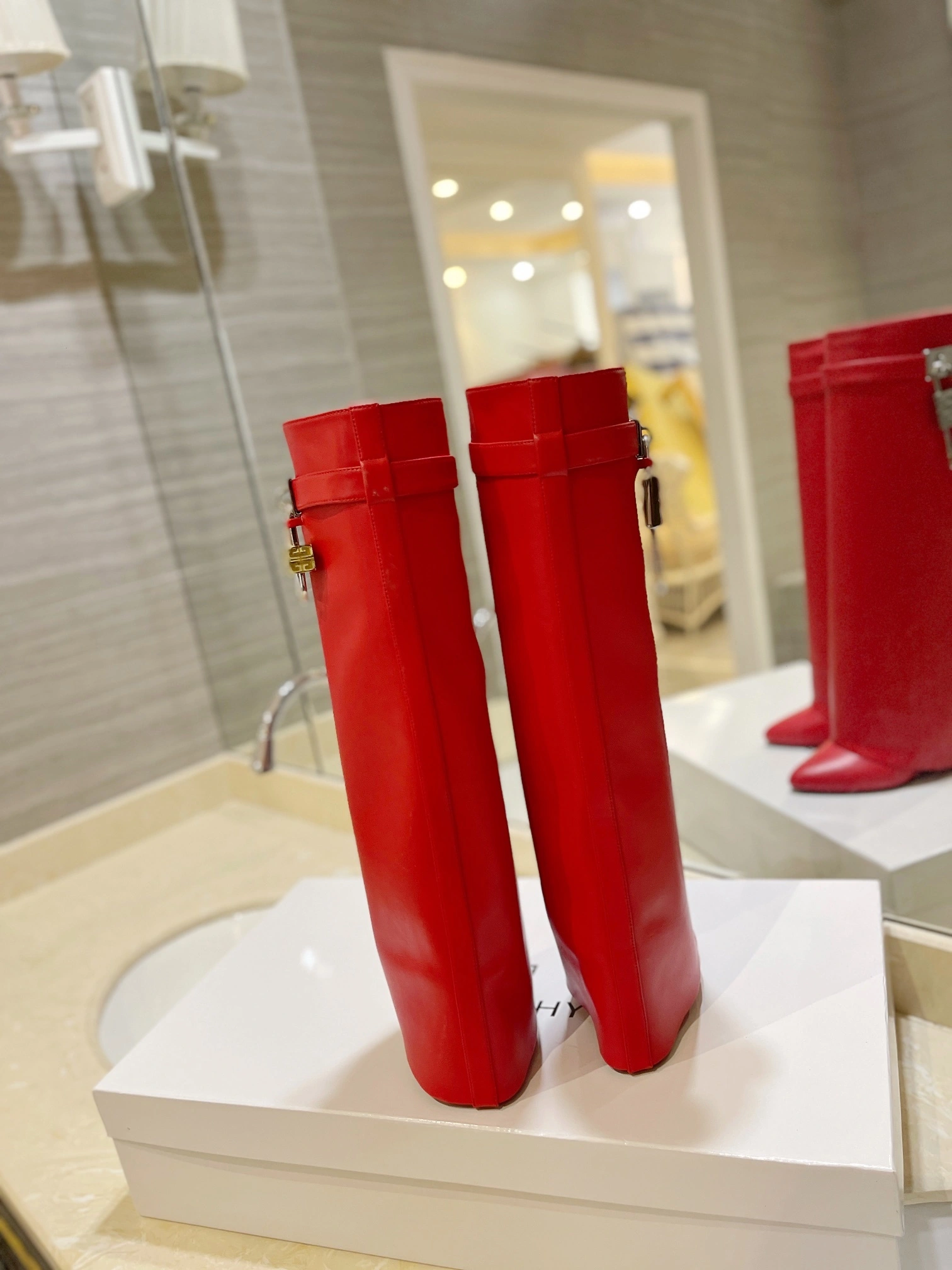 COCO-- 6iv593hy BE7021E0YP-600 Calfskin Heel height：8.5CM item:D-X555L1161